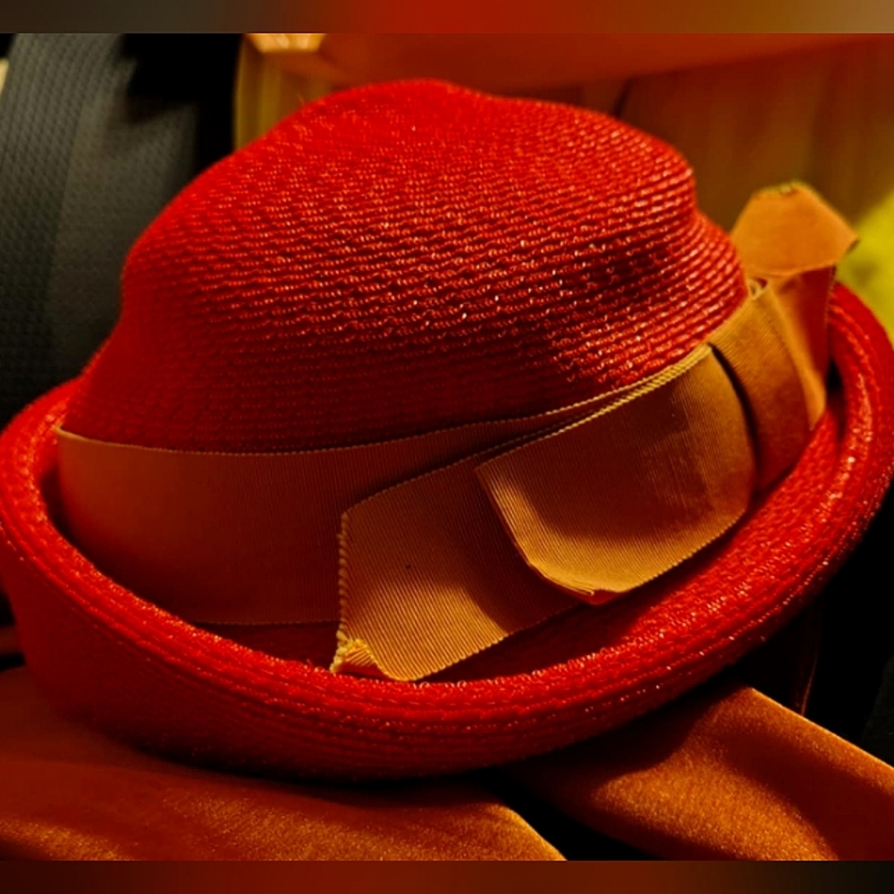 1950's Betmar Red Straw Hat With Orange Ribbon - Picture 4 of 13